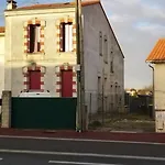 A 1km Des Plages Avec 2 Velos Elec דירה *
