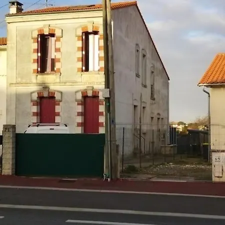 A 1km Des Plages Avec 2 Velos Elec Lägenhet *