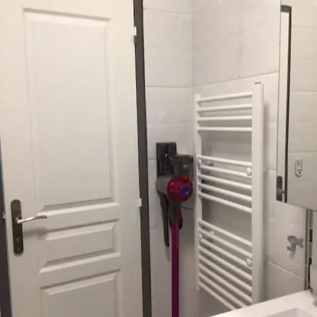 A 1km Des Plages Avec 2 Velos Elec *