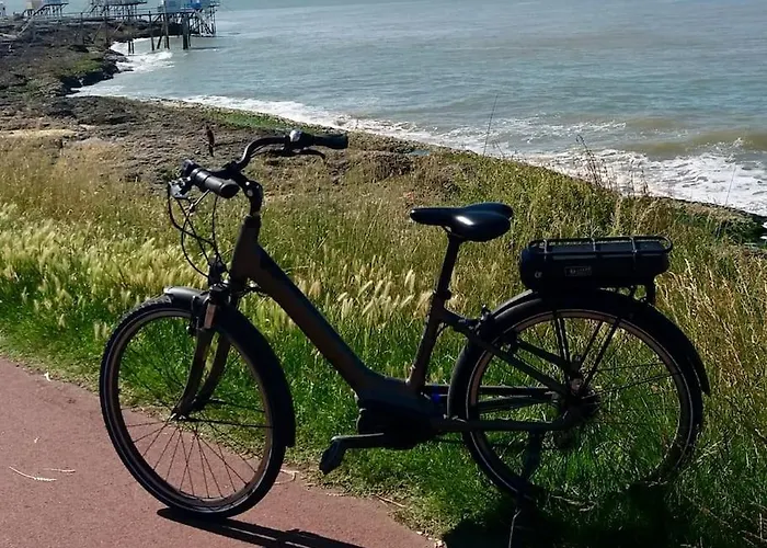 A 1km Des Plages Avec 2 Velos Elec * Руайян
