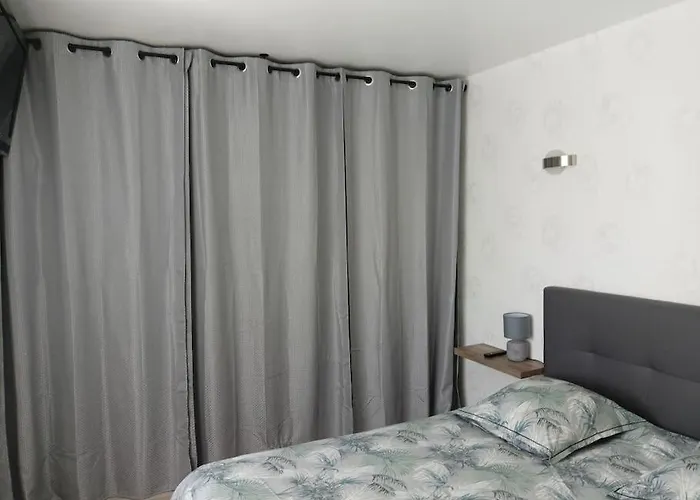 A 1km Des Plages Avec 2 Velos Elec * Руайян